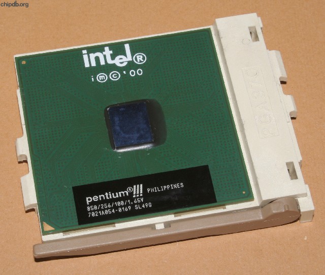 Intel Pentium III 850/256/100/1.65V SL49G